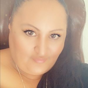 Meet your Posher, Adriana